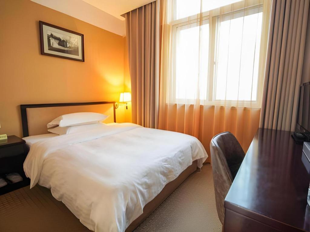 Dong Fang Hotel Beijing Exterior photo
