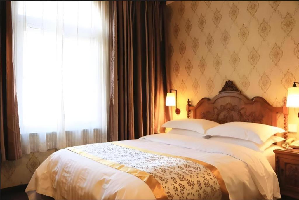 Dong Fang Hotel Beijing Exterior photo